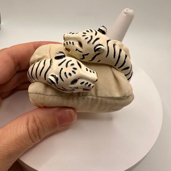 RARE Vintage KJL flawless condition white tiger watch clamp cuff bracelet! - Picture 3 of 11